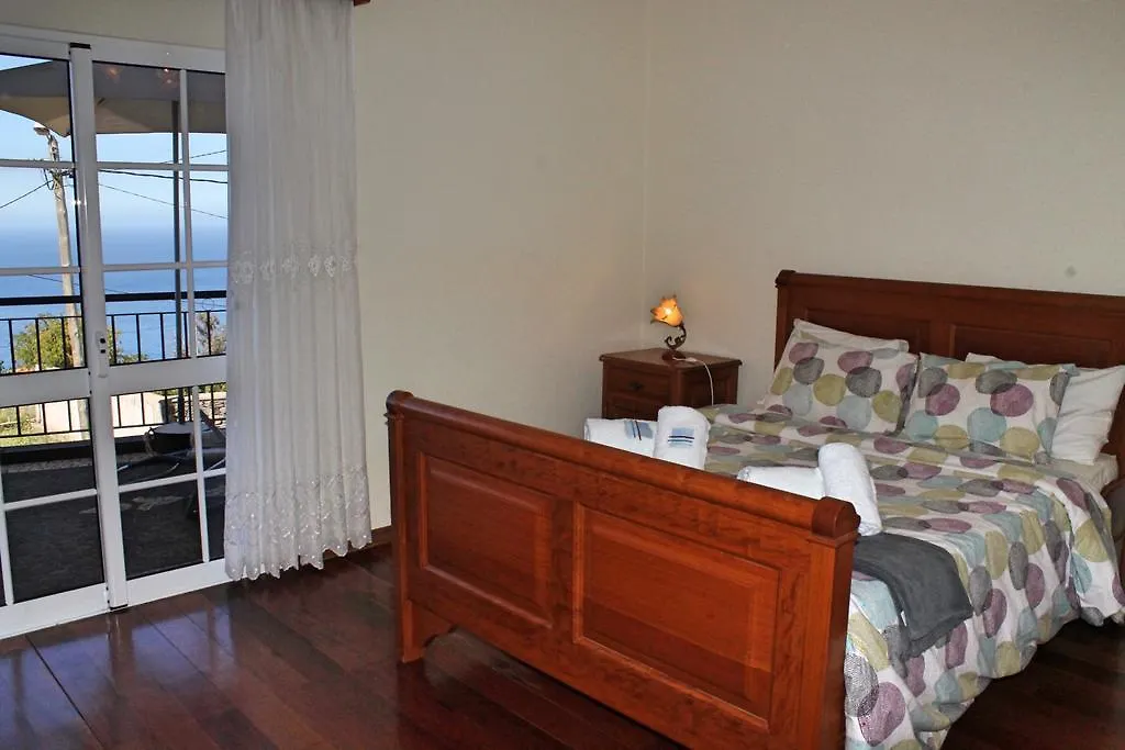 Вилла Ourmadeira - Casa Vista Bela, Countryside Estreito Da Calheta 0*,  Португалия